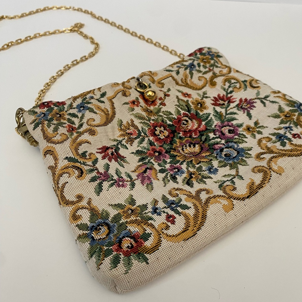 Vintage White Floral tapestry handbag purse with gold chain